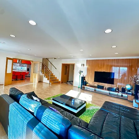 Villa Cozy Vestec (Prague-West)